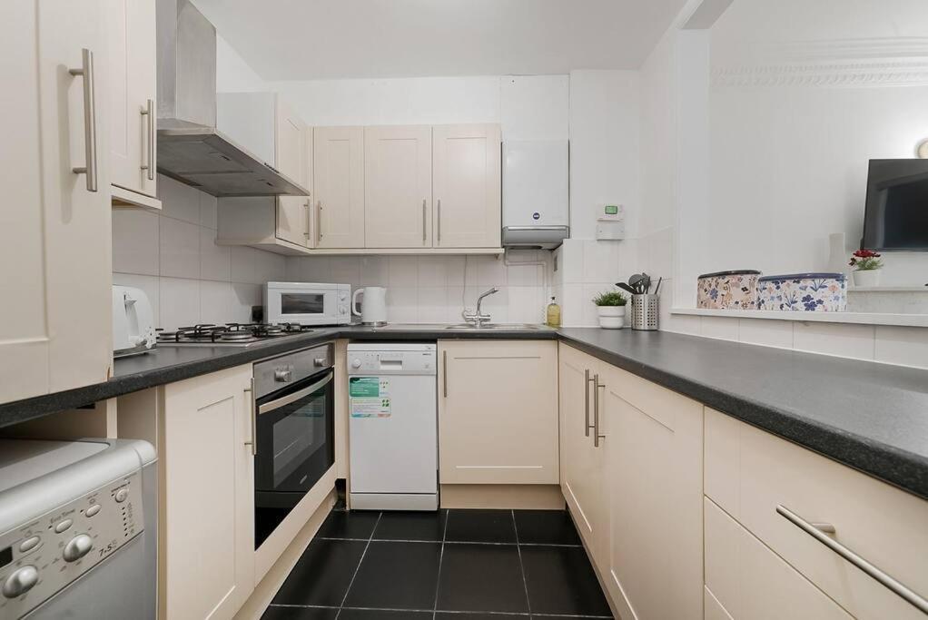 Knightsbridge Two Bed Apartment London Kültér fotó